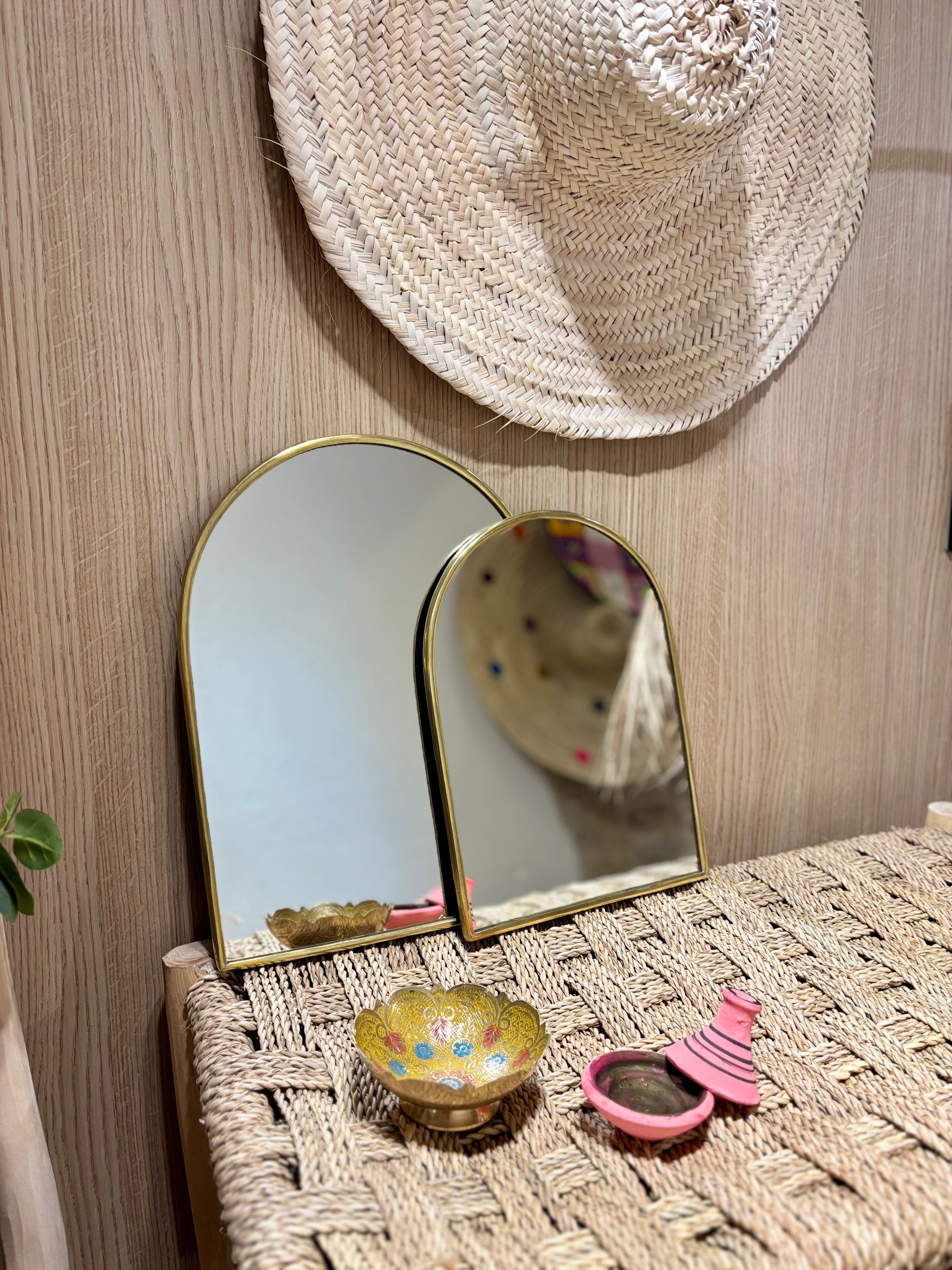 Miroir en laiton artisanal – forme porte