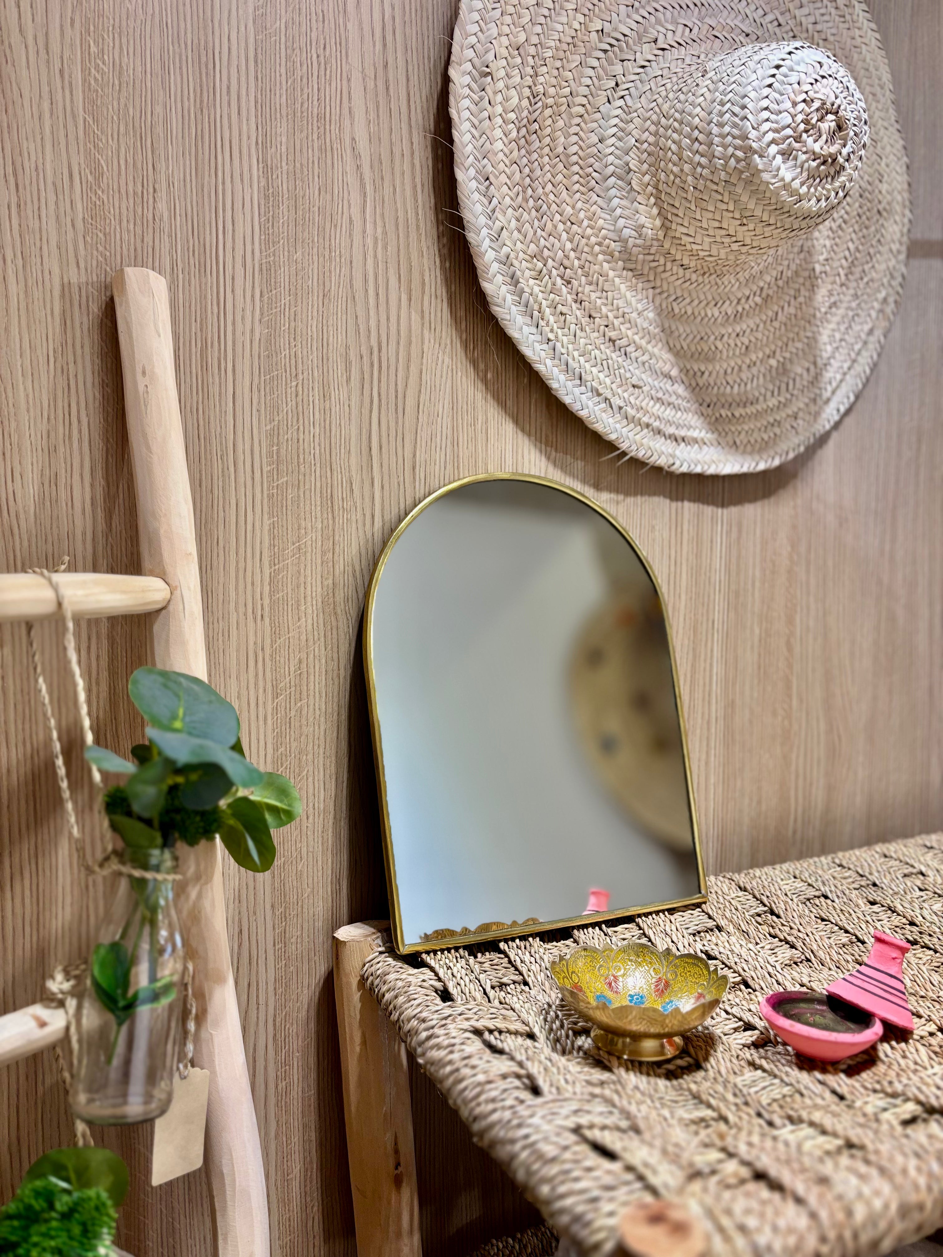 Miroir en laiton artisanal – forme porte