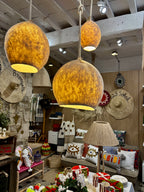 Suspension artisanale en laine – boule ronde