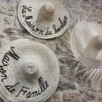 Chapeau mural en paille personnalisable