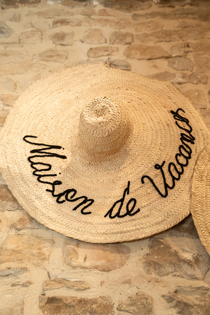 Chapeau mural décoratif en paille