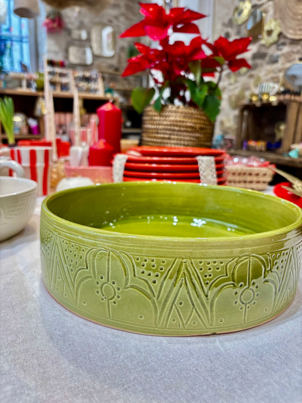 Plats en céramique artisanal - rouge ou vert ø 25 cm