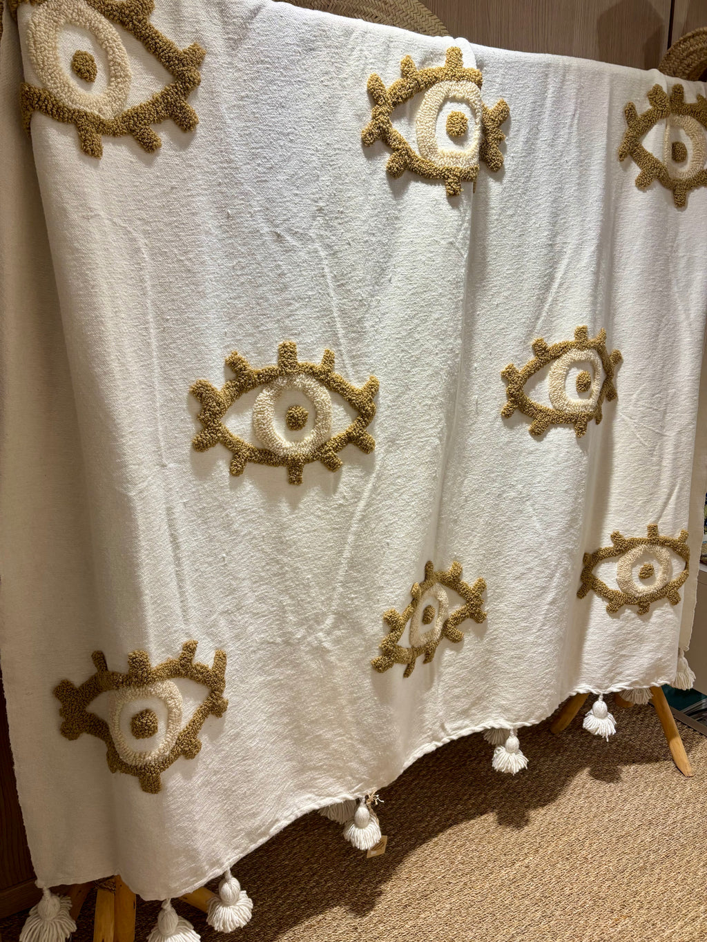 Plaid marocain pompons - brodé œil