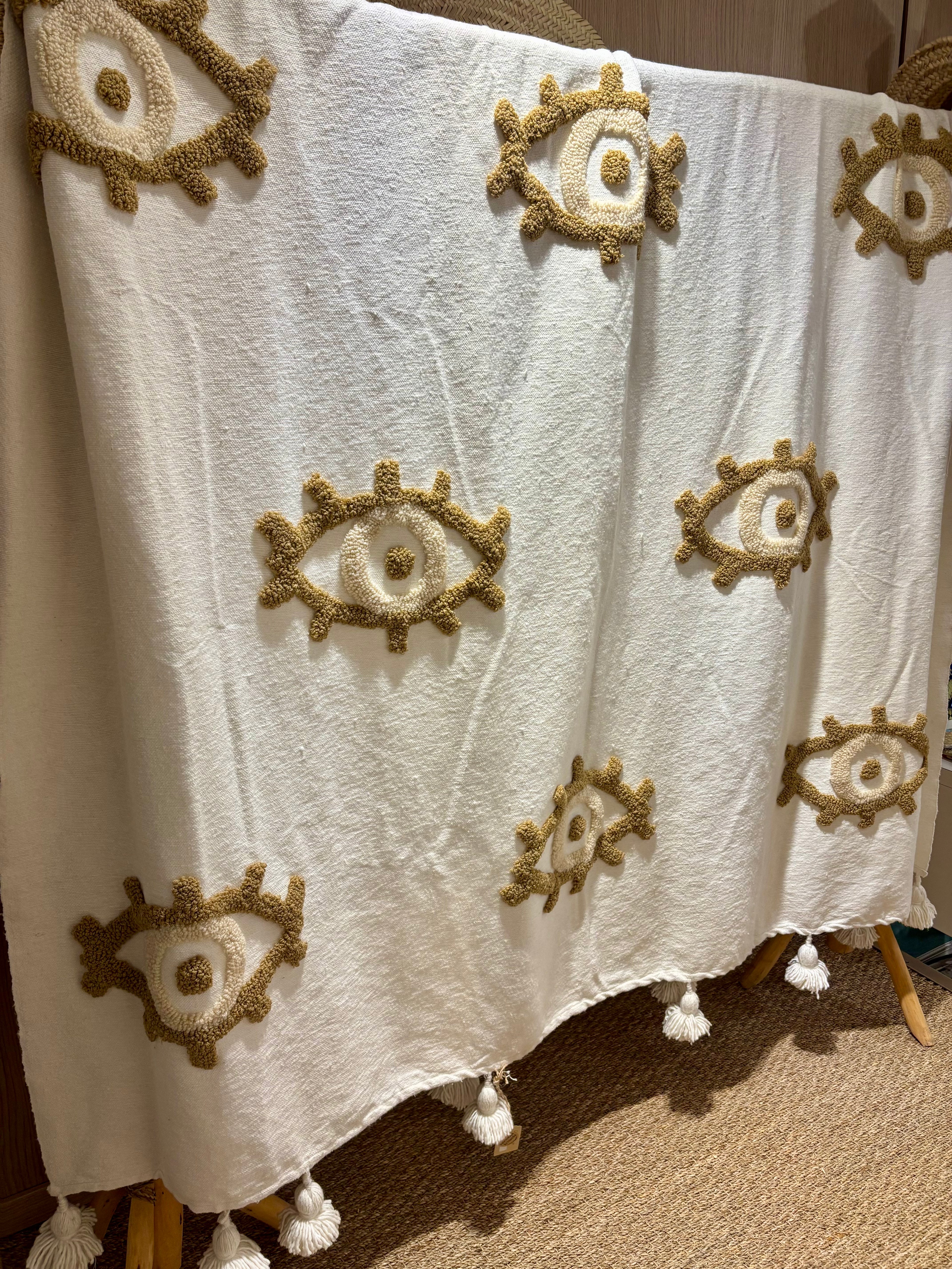 Plaid marocain pompons - brodé œil