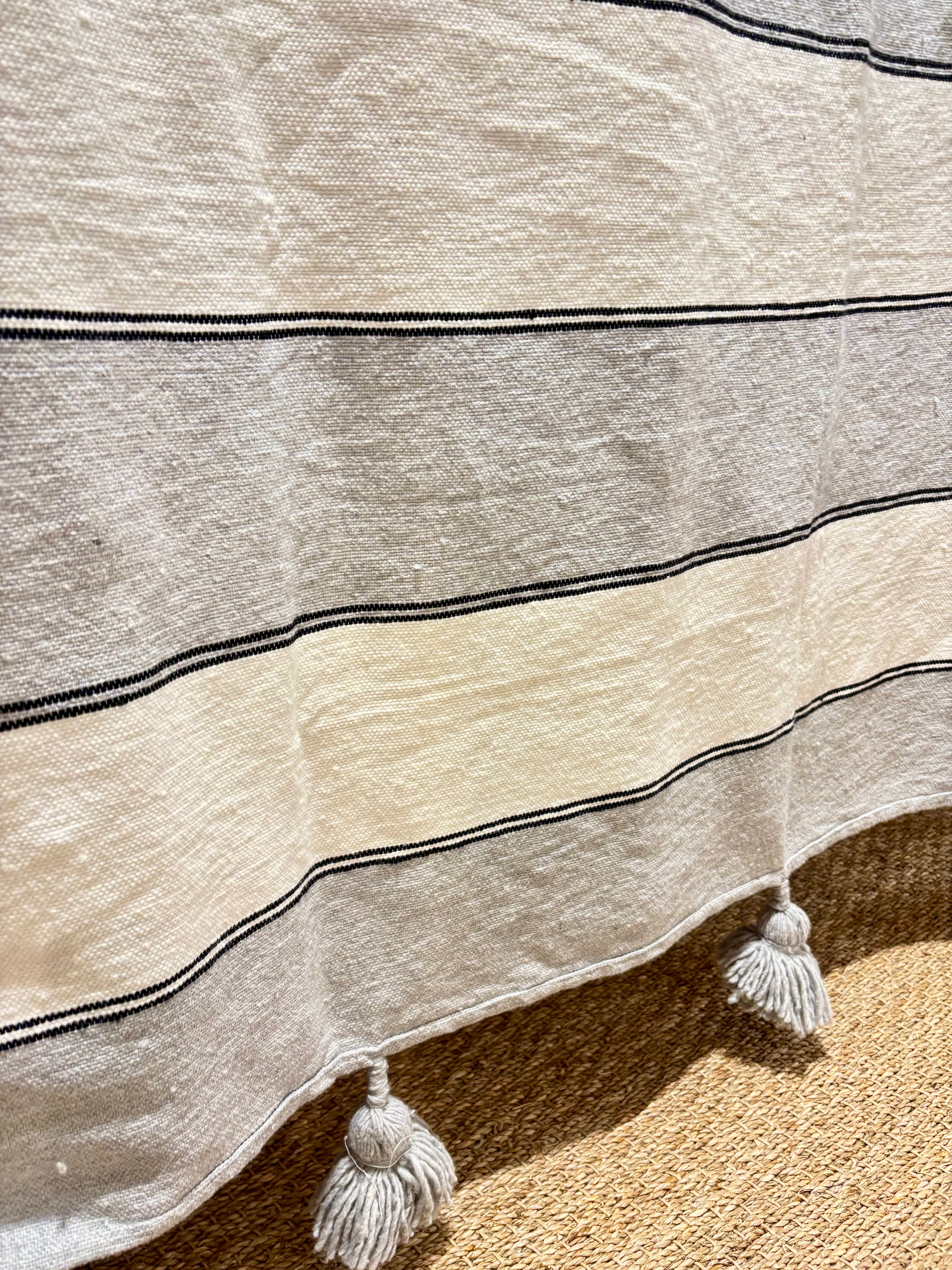 Plaids marocains à pompons