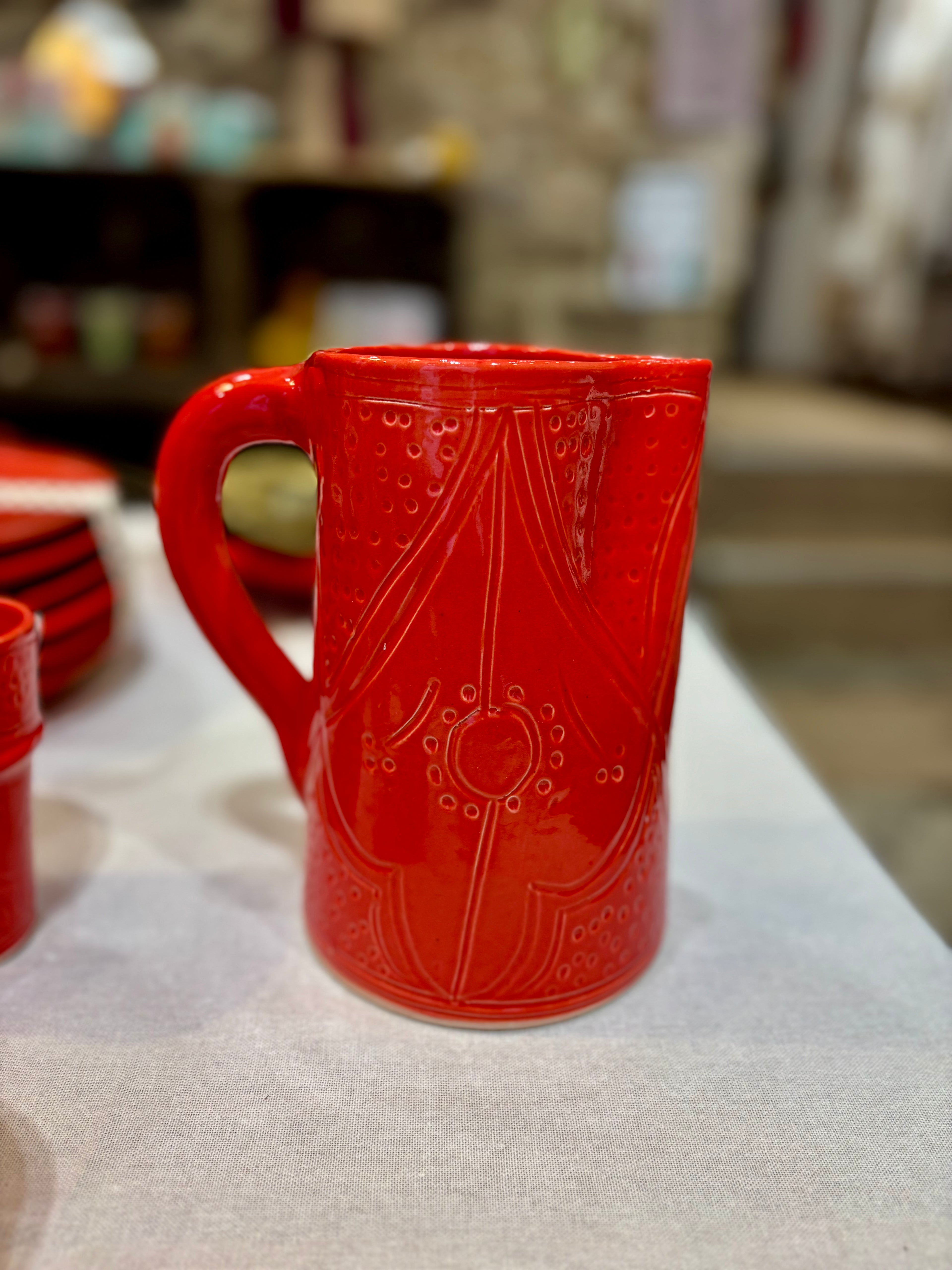 Carafe en céramique artisanale - rouge (18 cm)