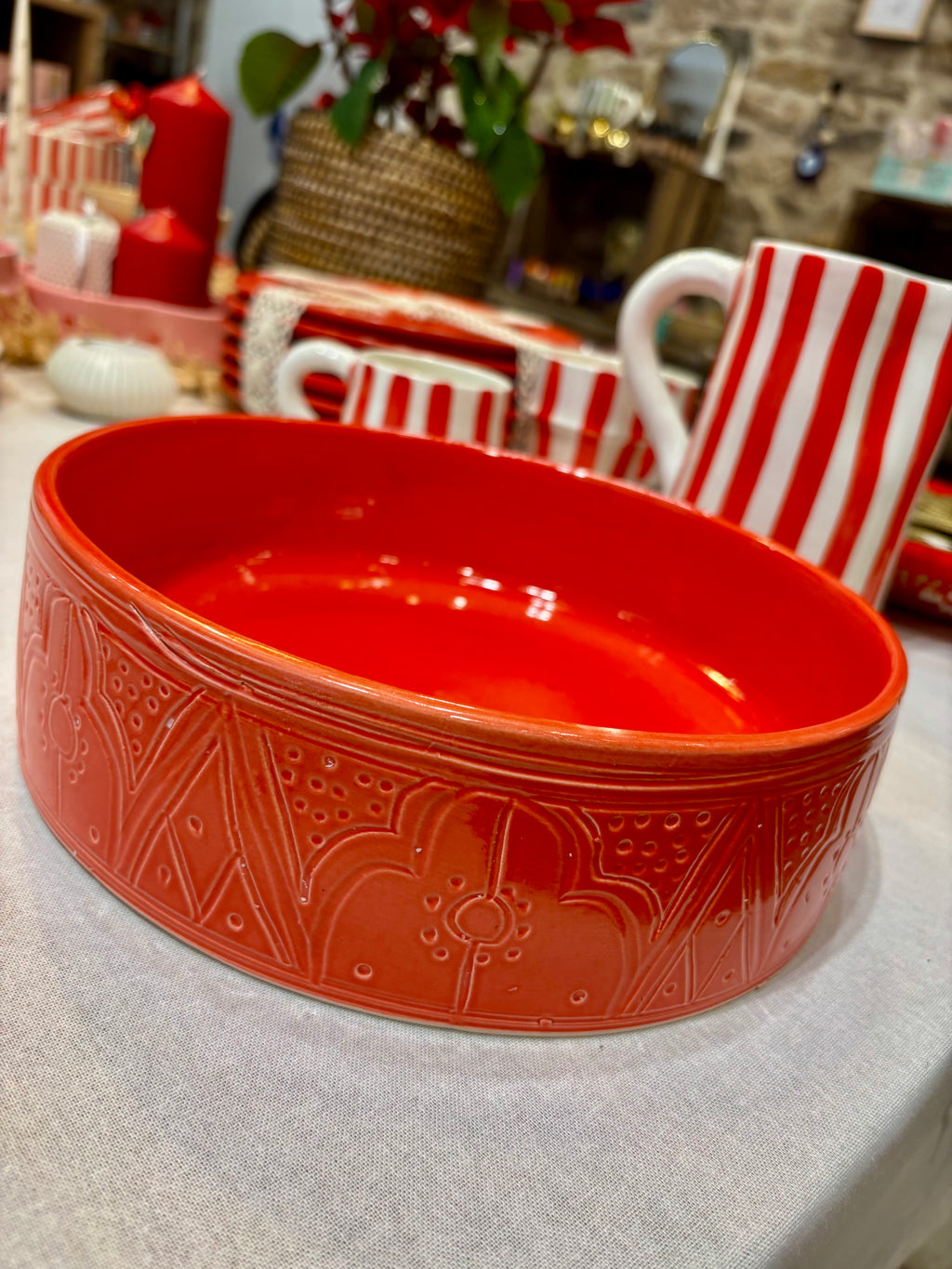 Plats en céramique artisanal - rouge ou vert ø 25 cm