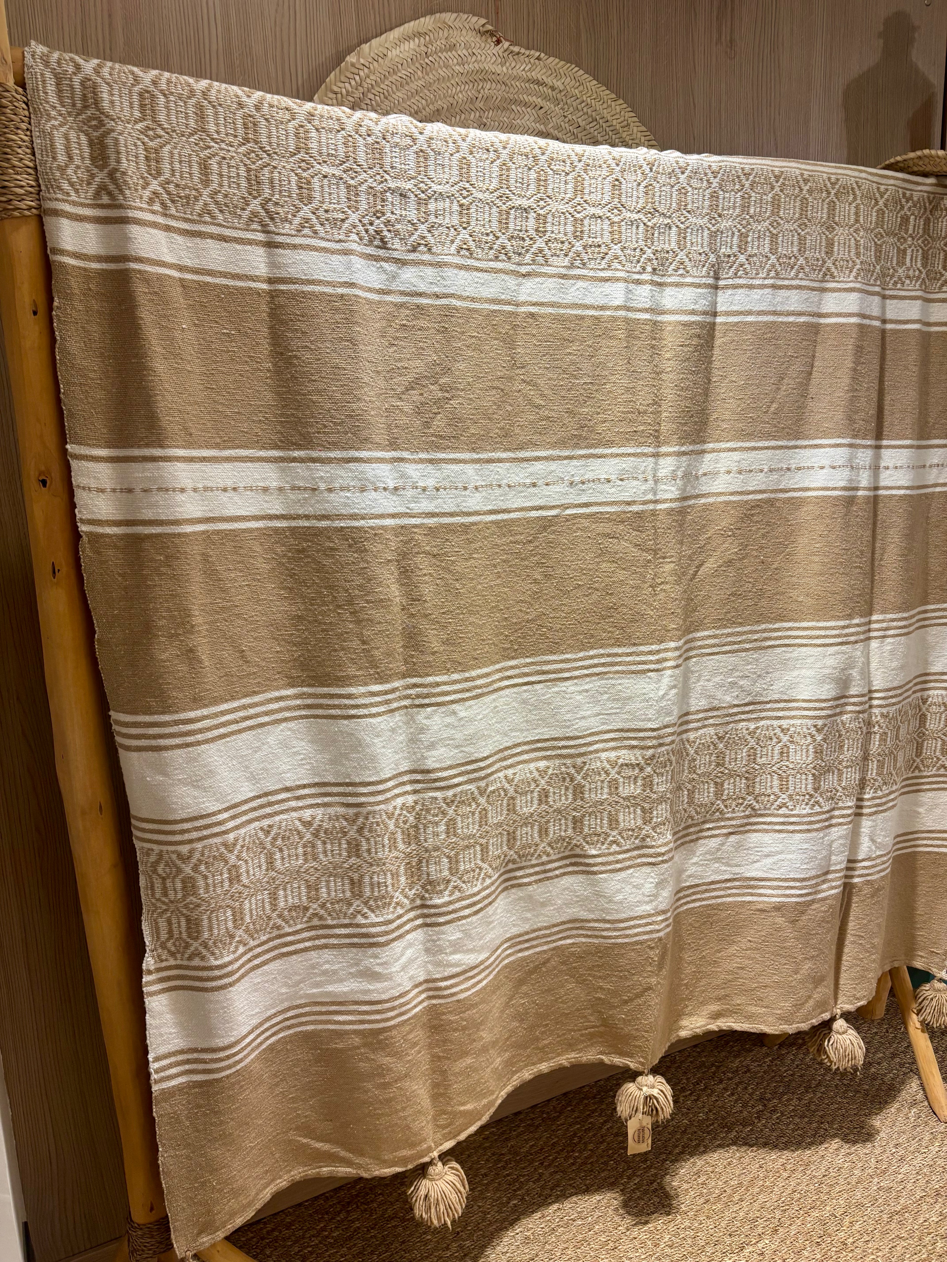 Plaid à pompons marocain beige