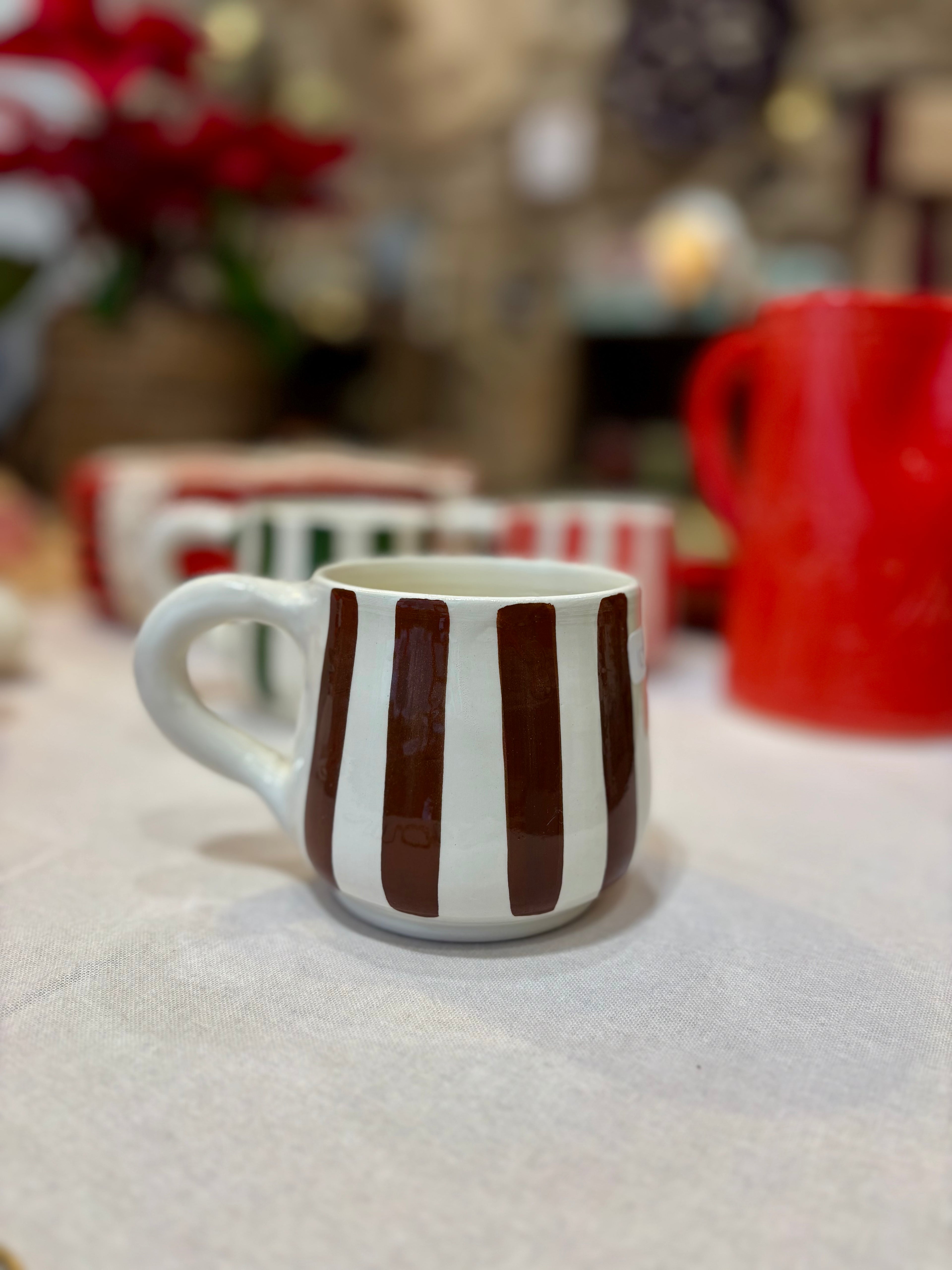 Mug en céramique artisanal - vert, rouge, marron rayé