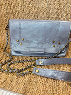 Le petit sac iconique en cuir avec poche, fait main