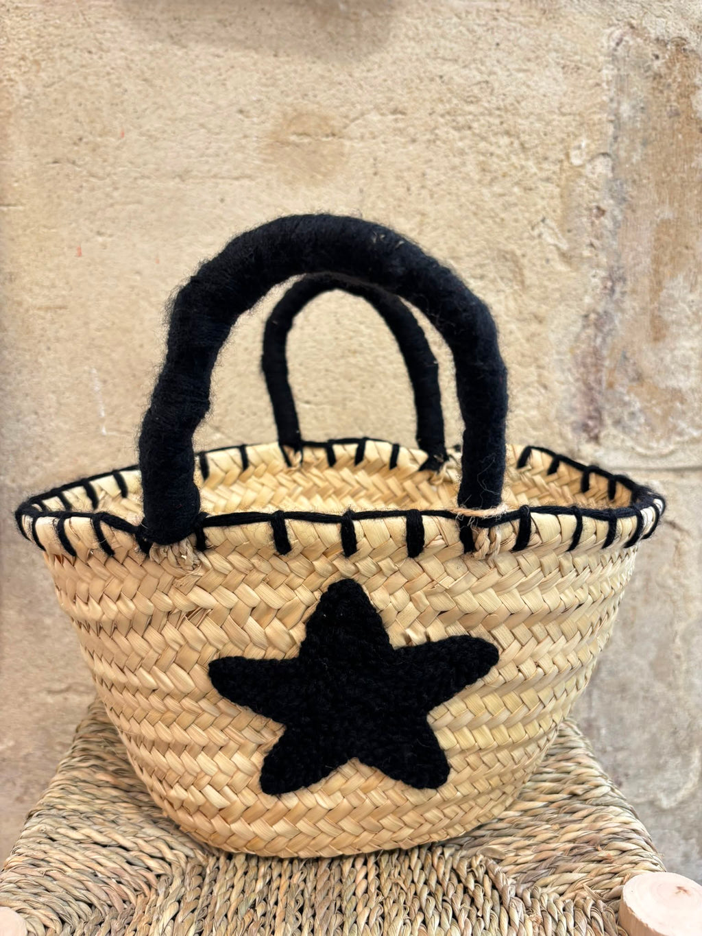 Petit panier en paille brodé - étoile