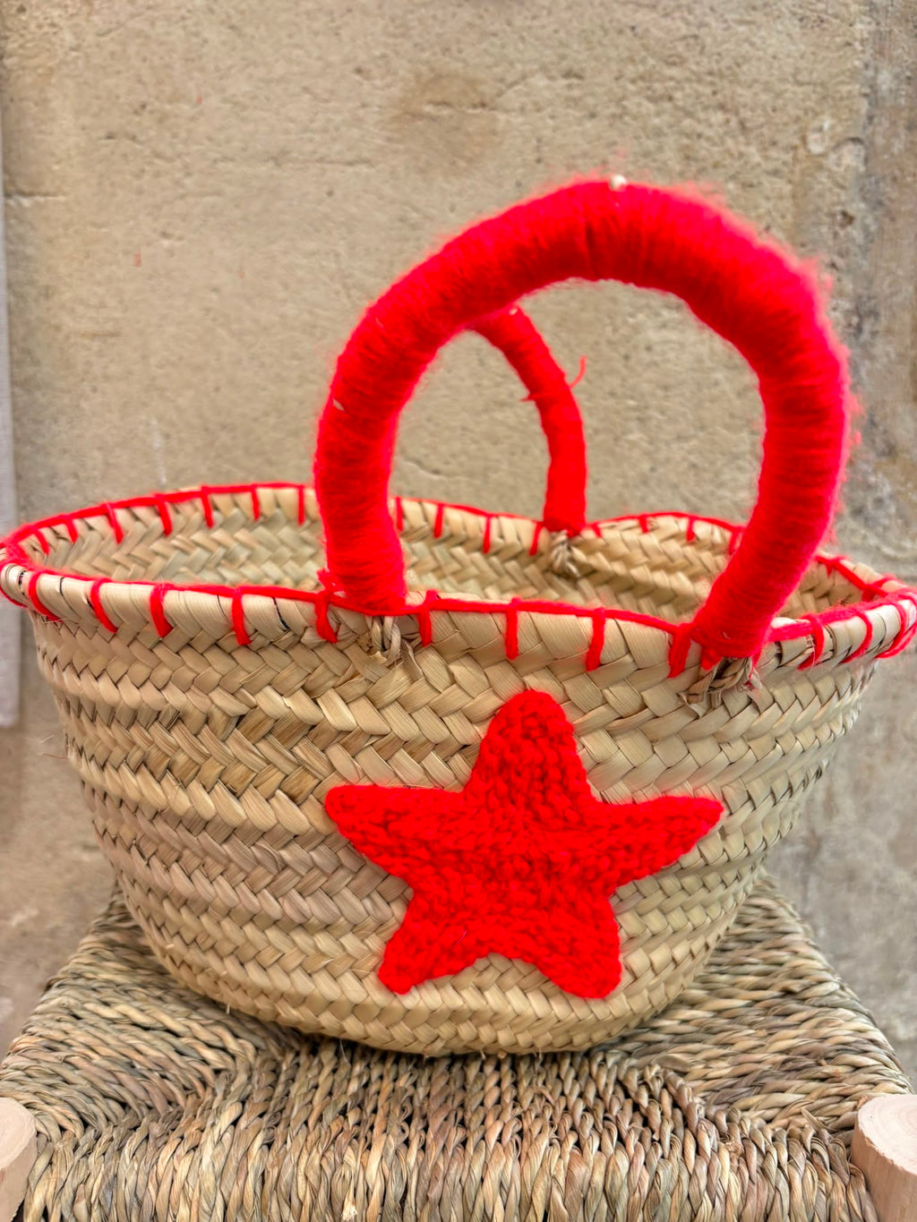 Petit panier en paille brodé - étoile