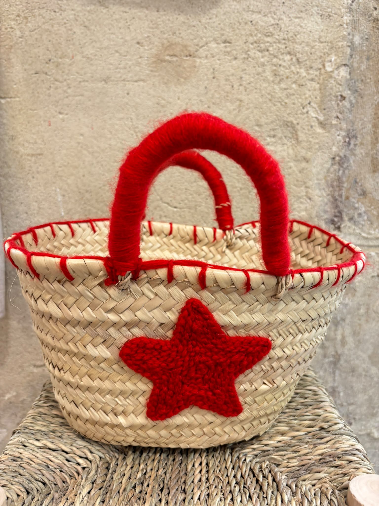 Petit panier en paille brodé - étoile